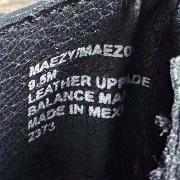 NIB Steve Madden Maezy 9.5M Black Leather Lug Sole Zip Ankle Boots - Picture 10 of 11